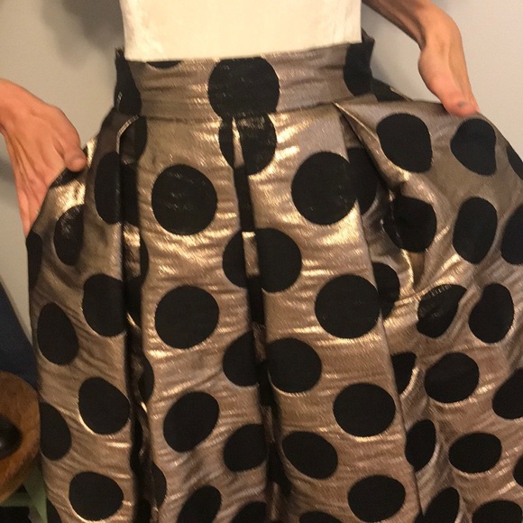 Black and gold skirt and crop top - Picture 3 of 8